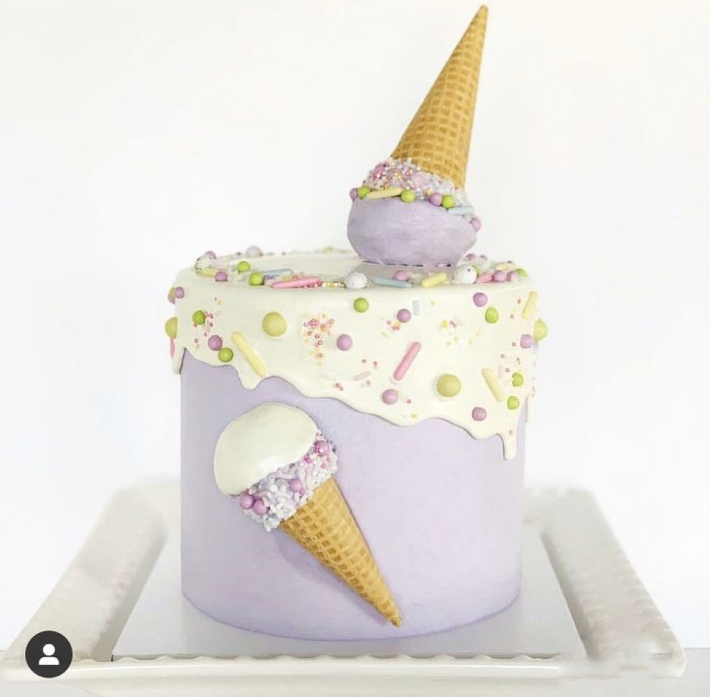 Cake decorating workshop in Calgary